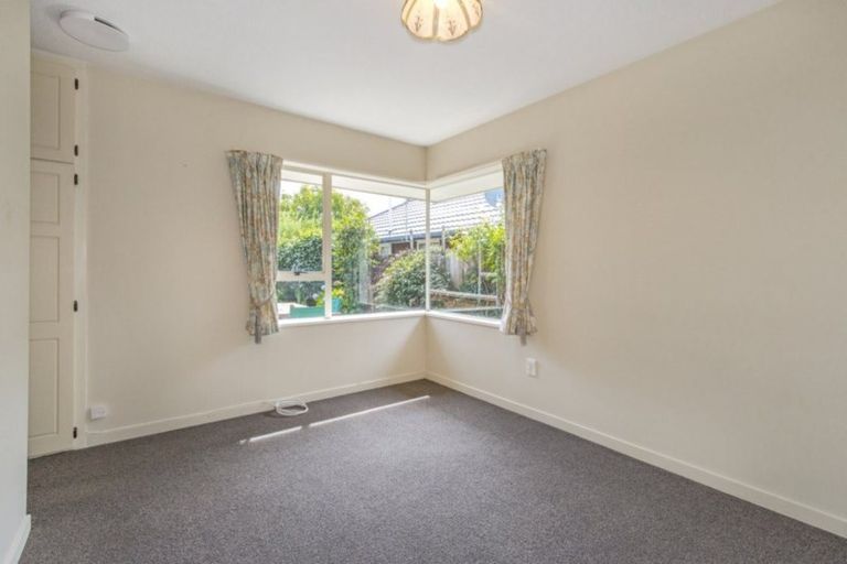 Photo of property in 2/424 Harewood Road, Harewood, Christchurch, 8051