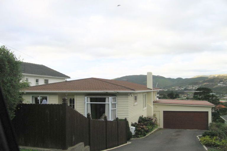Photo of property in 25 Chester Road, Tawa, Wellington, 5028