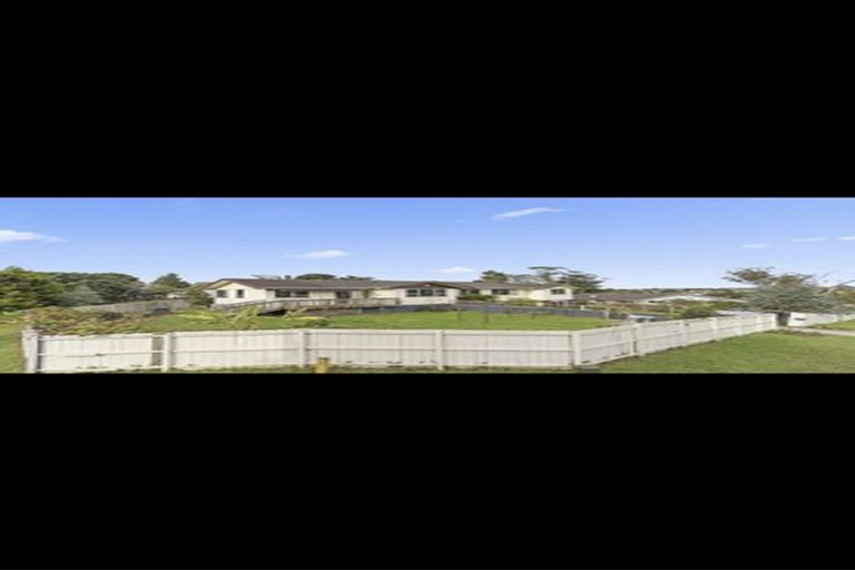 Photo of property in 3 Shale Avenue, Massey, Auckland, 0614