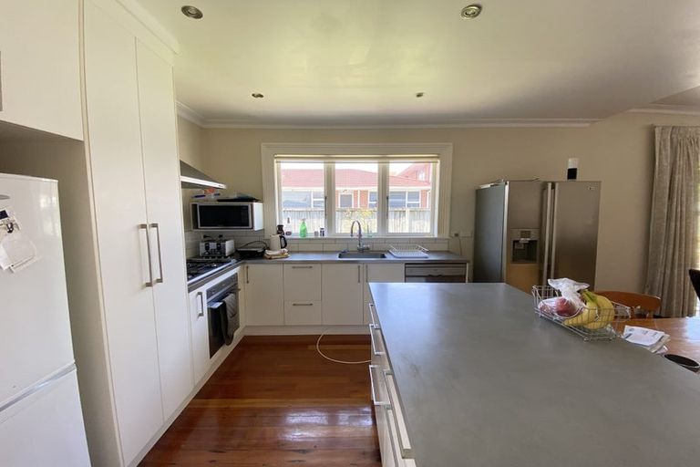 Photo of property in 8 Waipani Road, Te Atatu Peninsula, Auckland, 0610