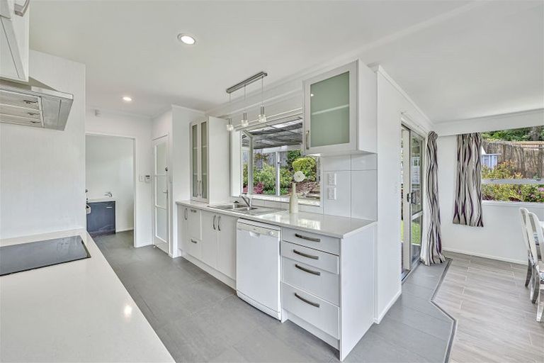 Photo of property in 4 Bacot Place, Howick, Auckland, 2014