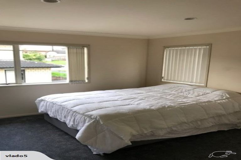 Photo of property in 18 Nimstedt Avenue, Oteha, Auckland, 0632