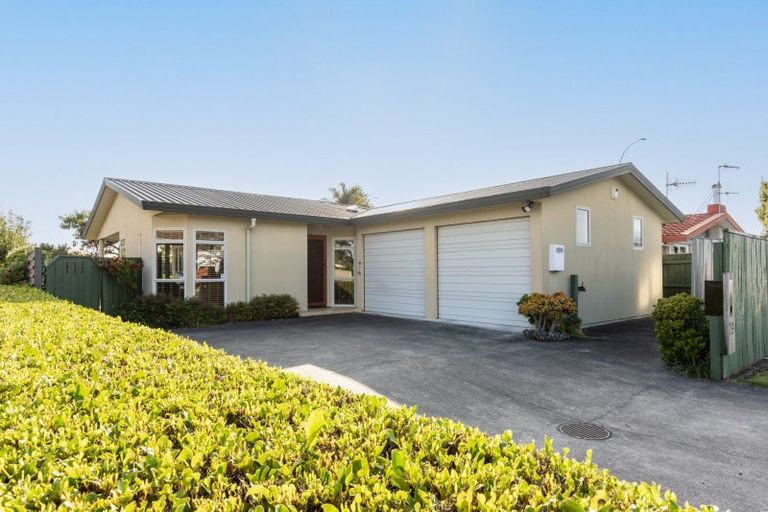 Photo of property in 79 Upham Crescent, Taradale, Napier, 4112