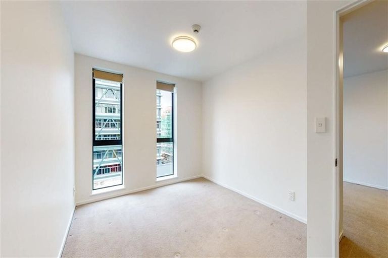 Photo of property in Dual Apartments, 406/142 Vivian Street, Te Aro, Wellington, 6011
