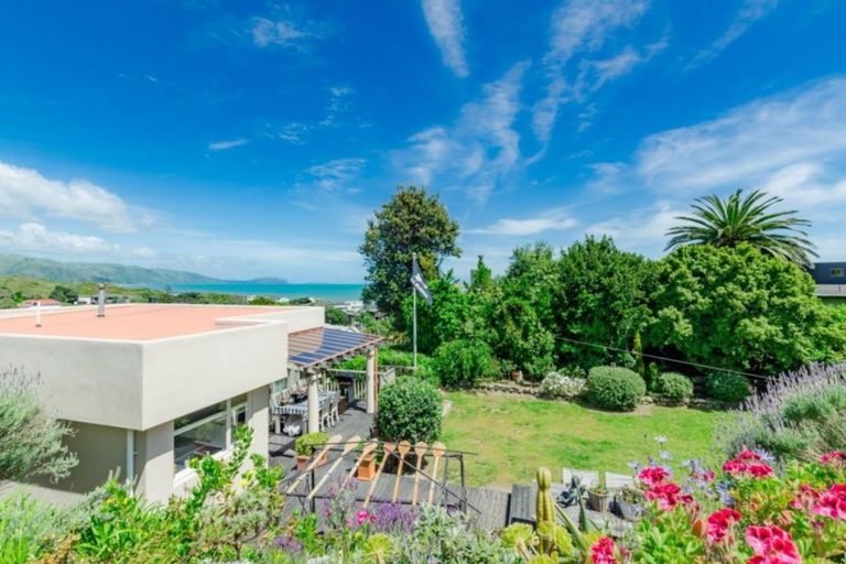 Photo of property in 9 Jeep Road, Raumati South, Paraparaumu, 5032