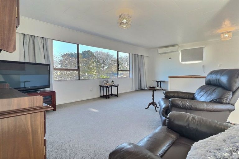 Photo of property in 2/27 Islington Place, Tamatea, Napier, 4112