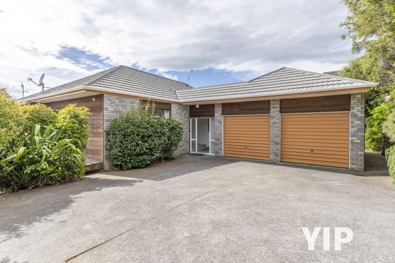 Photo of property in 10 Ellwood Place, Churton Park, Wellington, 6037
