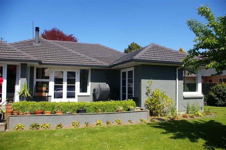 Photo of property in 11 Colina Street, Avonhead, Christchurch, 8042