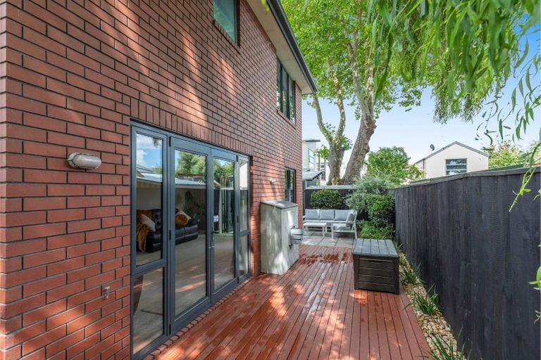 Photo of property in 64b Holly Road, St Albans, Christchurch, 8014