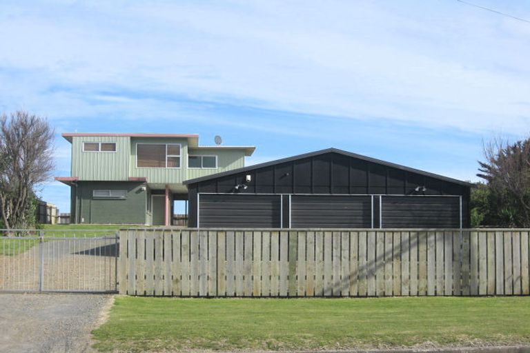 Photo of property in 125 Rua Avenue, Waitarere Beach, Levin, 5510