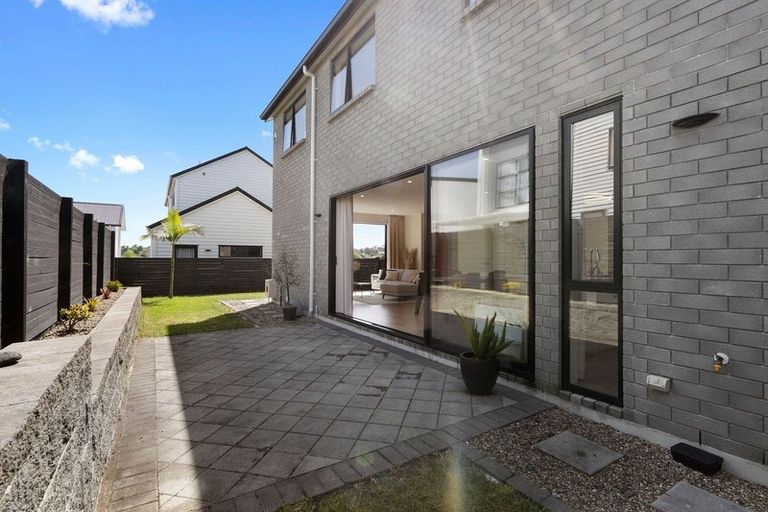 Photo of property in 27b Westgate Drive, Westgate, Auckland, 0614