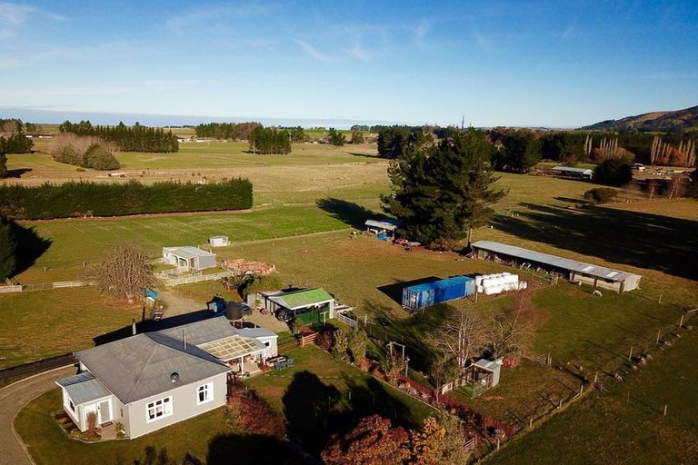 Photo of property in 64 Waihao Back Road, Waimate, 7979