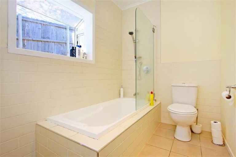 Photo of property in 1/27 Vincent Street, Howick, Auckland, 2014
