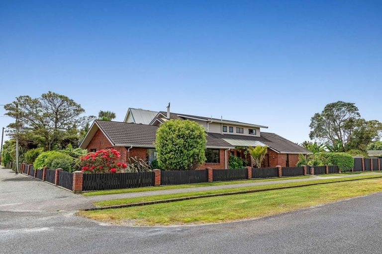 Photo of property in 17 Henley Street, Westport, 7825