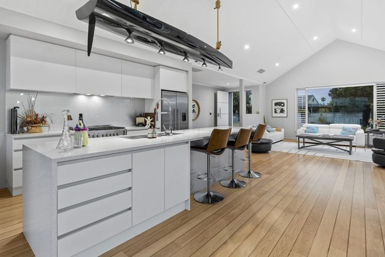 Photo of property in 23 Rita Way, Omaha, 0986