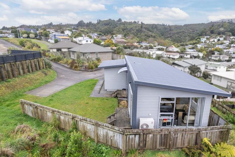 Photo of property in 90 Sunstone Crescent, Timberlea, Upper Hutt, 5018