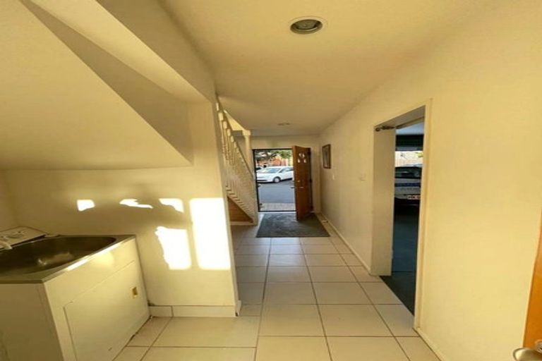 Photo of property in 12/1 Briar Way, New Lynn, Auckland, 0600