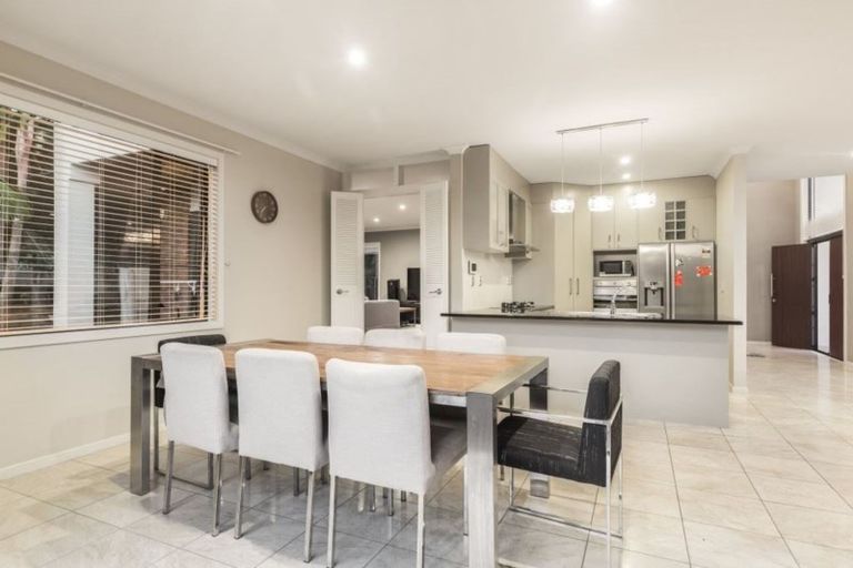 Photo of property in 14g Baulcomb Parade, Windsor Park, Auckland, 0632