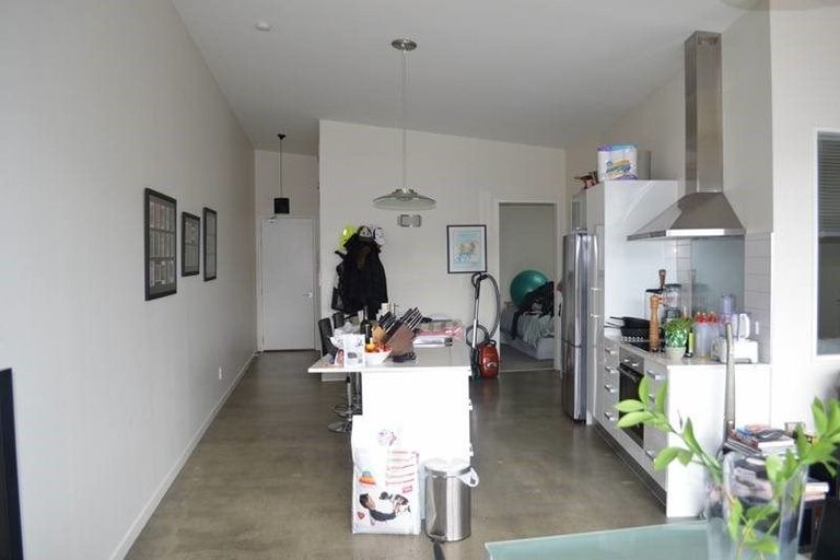 Photo of property in 1/25 Home Street, Mount Victoria, Wellington, 6011