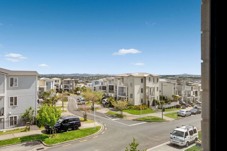 Photo of property in 2 Elevation Street, Flat Bush, Auckland, 2019