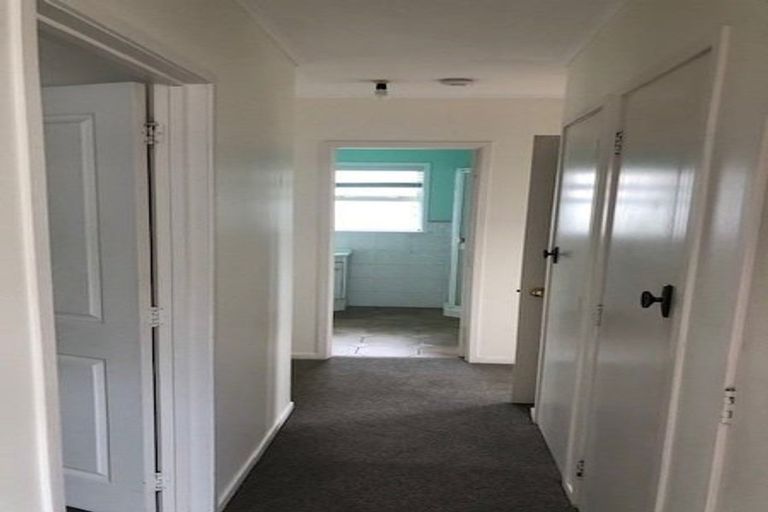Photo of property in 2/111 Shakespeare Road, Milford, Auckland, 0620