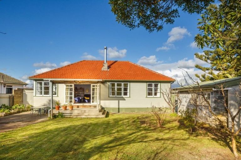 Photo of property in 8 Tweed Street, Roslyn, Palmerston North, 4414