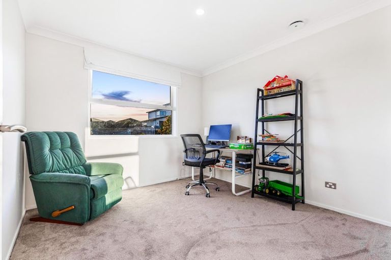 Photo of property in 2 Tauwaka Crescent, Riverhead, 0820