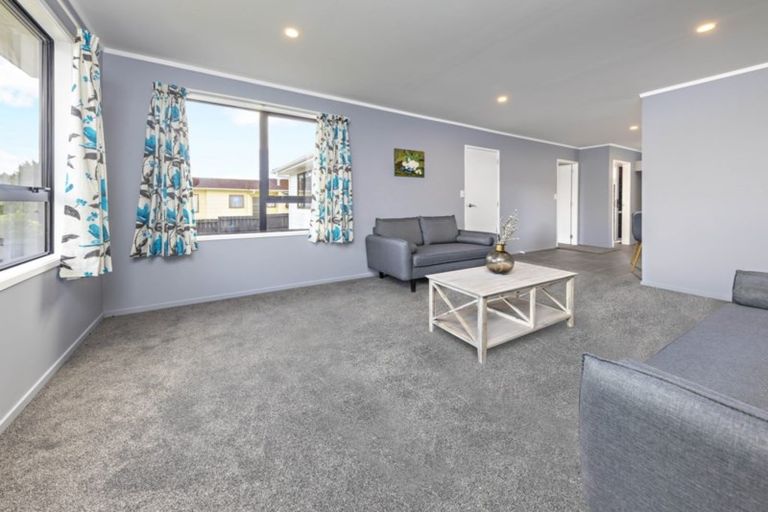 Photo of property in 4 Ririno Place, Manurewa, Auckland, 2102