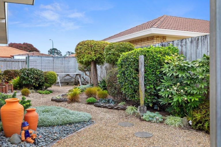 Photo of property in 15 Rosberg Place, Mount Maunganui, 3116