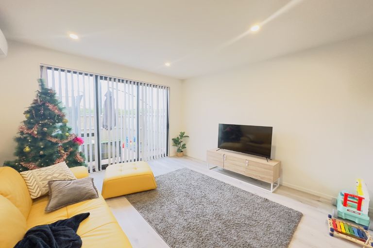 Photo of property in 12 Taiaha Street, Papakura, 2110