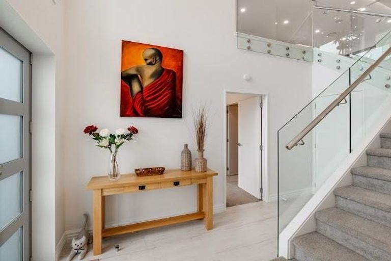 Photo of property in 140 Arran Point Parade, Orewa, 0931