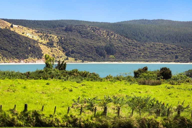 Photo of property in 29 Opononi Heights Drive, Opononi, Kaikohe, 0473