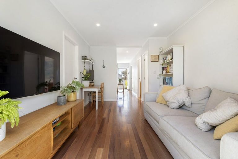 Photo of property in 1/10 Coronation Street, Belmont, Auckland, 0622