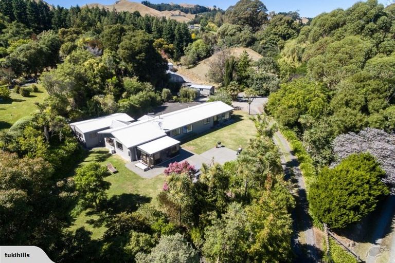 Photo of property in 135 Tauroa Road, Havelock North, 4130