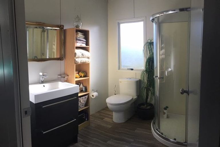 Photo of property in 6 Paparoa Station Road, Paparoa, 0571