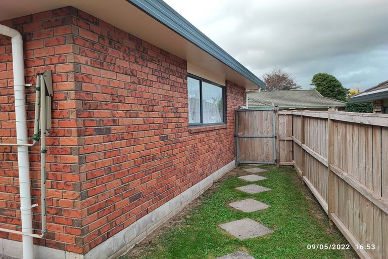 Photo of property in 25j Youngs Road, Papakura, 2110
