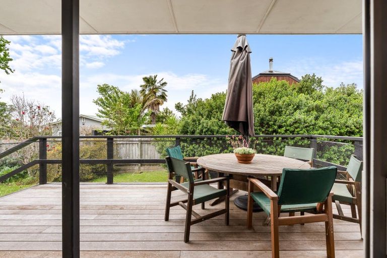 Photo of property in 37 James Cook Street, Havelock North, 4130