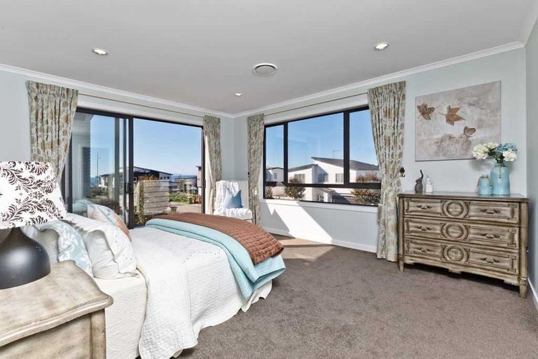 Photo of property in 5 Shelby Place, Long Bay, Auckland, 0630