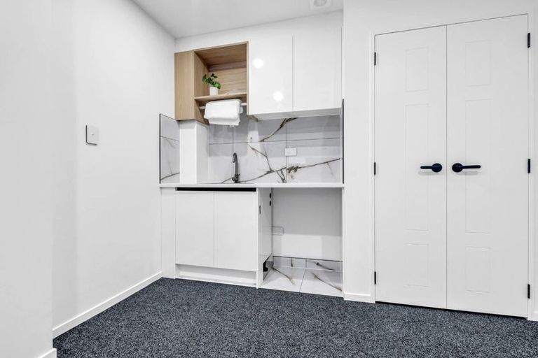 Photo of property in 106b Edgewater Drive, Pakuranga, Auckland, 2010