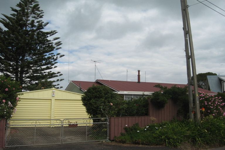 Photo of property in 10 Shelly Beach Road, Surfdale, Waiheke Island, 1081