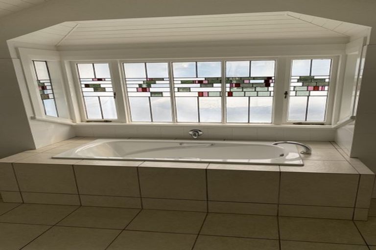 Photo of property in 52 St Vincent Avenue, Remuera, Auckland, 1050