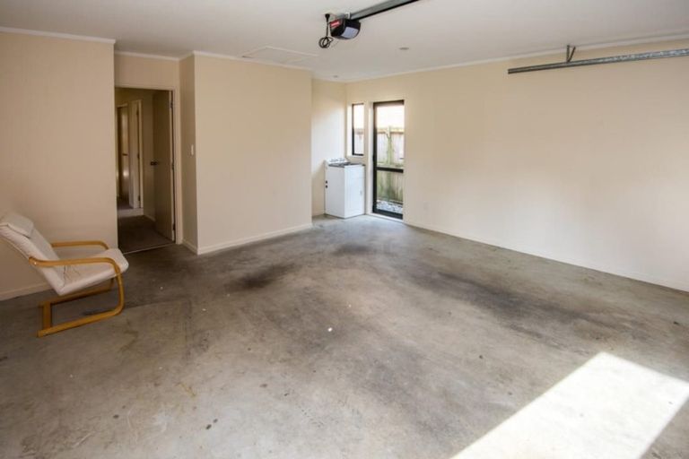 Photo of property in 36 Lilybank Crescent, East Tamaki, Auckland, 2013