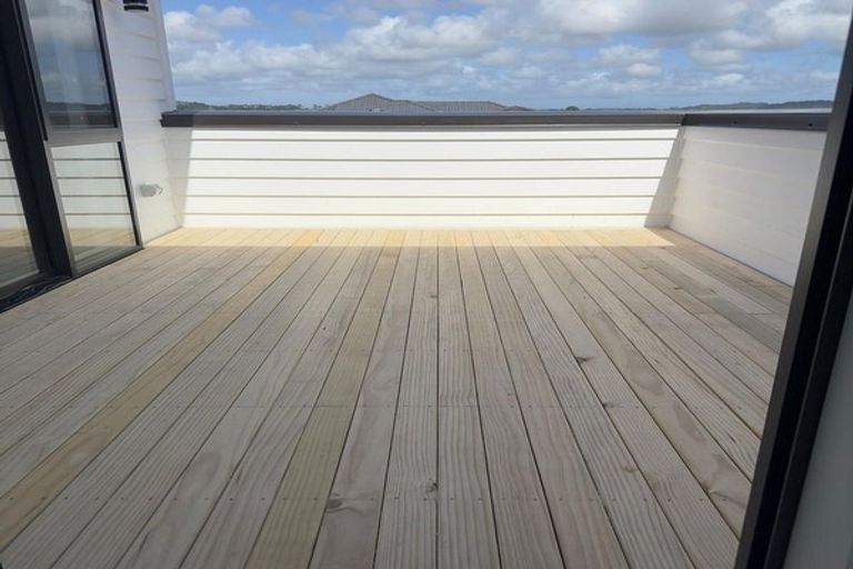 Photo of property in 27 Raymond Grace Avenue, Huapai, Kumeu, 0810