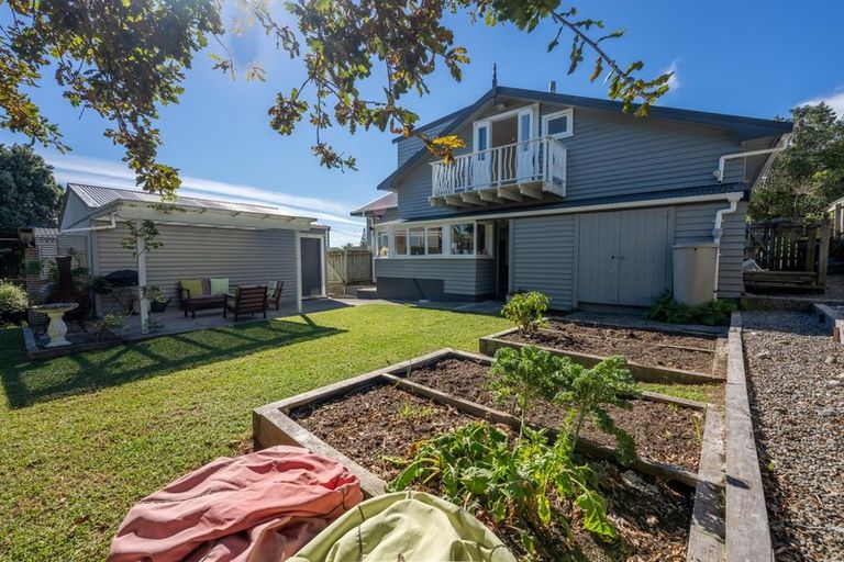 Photo of property in 35 Toi Street, Otaki Beach, Otaki, 5512