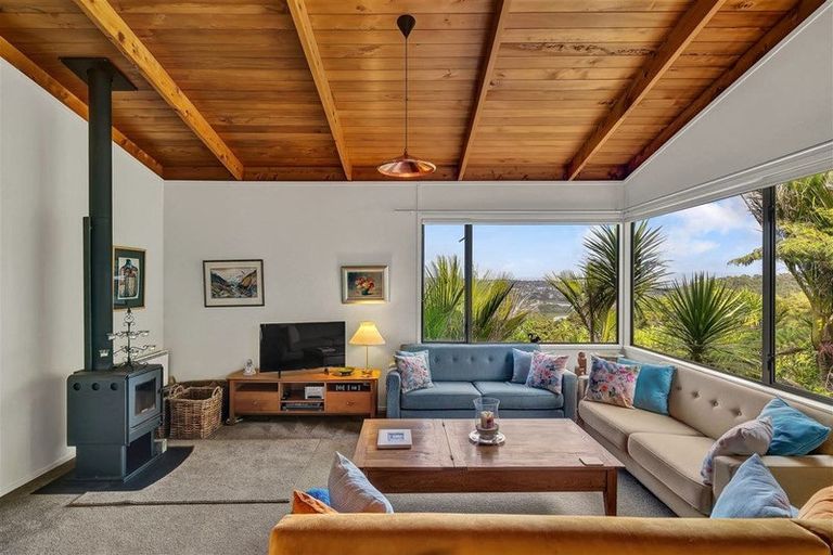 Photo of property in 12 Kereru Grove, Greenhithe, Auckland, 0632