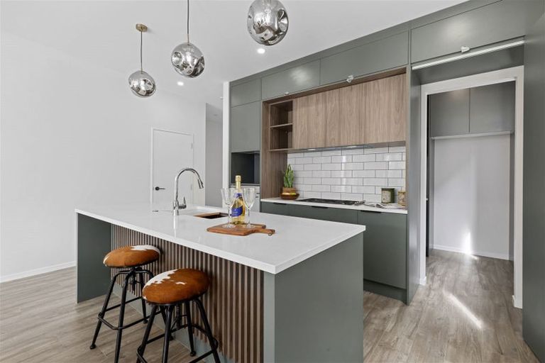 Photo of property in 43 Sunnyheights Road, Orewa, 0931