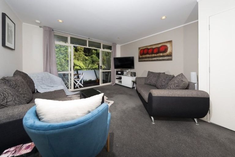 Photo of property in 4j/20 Ian Marwick Place, Birkenhead, Auckland, 0626