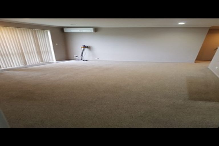 Photo of property in 33 Plumley Crescent, Mangere, Auckland, 2022