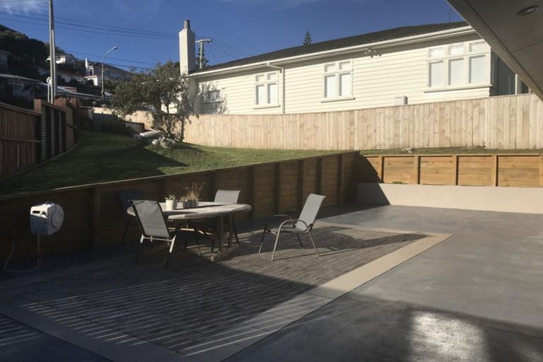 Photo of property in 1 Cherry Grove, Strathmore Park, Wellington, 6022