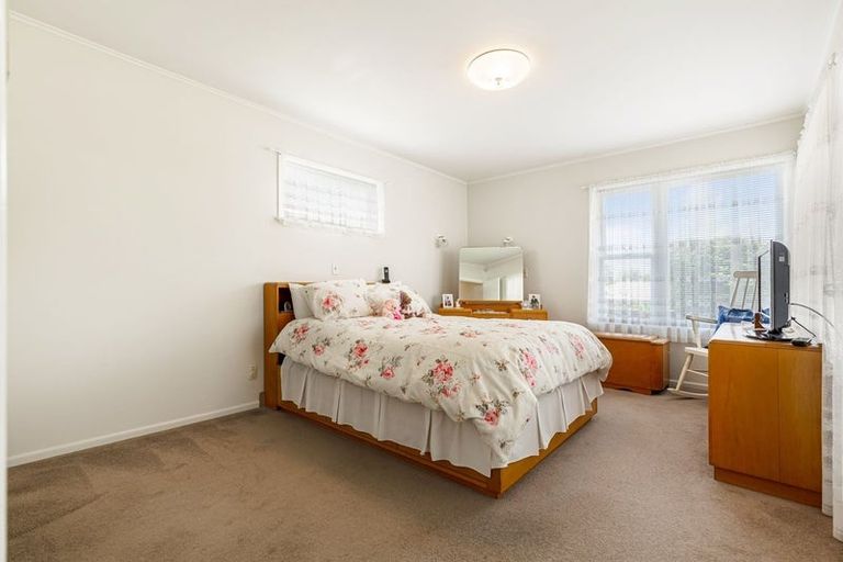 Photo of property in 46 Woodford Avenue, Henderson, Auckland, 0610